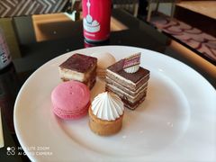 -圣丰索菲特·2 On 988 Café 自助餐厅