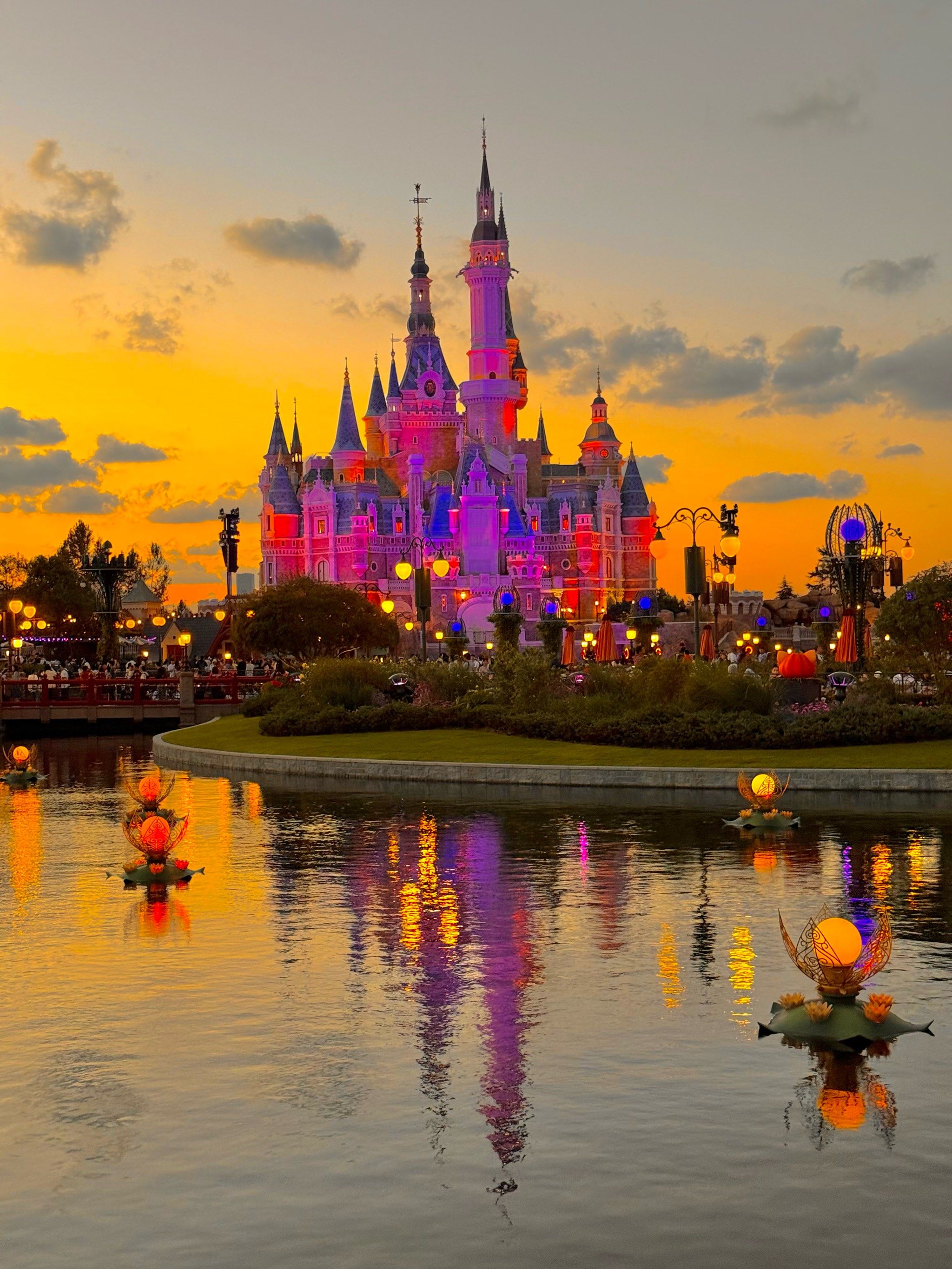 今天的迪士尼晚霞真的美的好炸裂