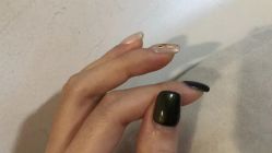 -花岐款式专研健康美甲沙龙