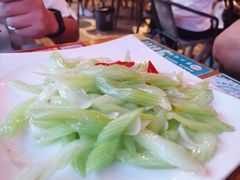 西芹炒百合-吴越荣记苏州菜·松鼠桂鱼100%活鱼现做(斜塘老街店)