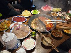 -萍姐火锅·公路夜市(武汉首店)