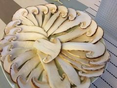 -东巴谷野生菌火锅餐厅