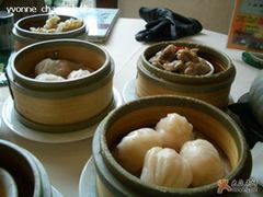 虾饺皇、蒸排骨-申粤轩酒楼·三十年粤菜经典(丁香花园店)