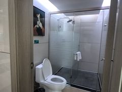 -华海酒店(茂名高铁站店)