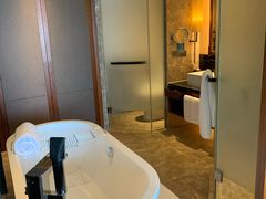 -三亚湾海居铂尔曼度假酒店