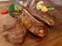 迷迭香烤羊脊排配时蔬-SISTERS BAR RESTAURANT川意酒馆(嘉善老市H楼店)
