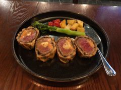 惠灵顿牛排-斯比特花园西餐厅(东方商厦店)