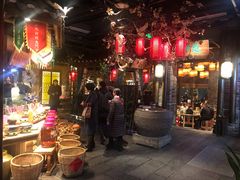 大堂-帅巴人舅母子腊蹄民俗村