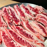 起风降温该咋办？小姐姐说没有比这样吃一顿烤肉更带劲儿的了！