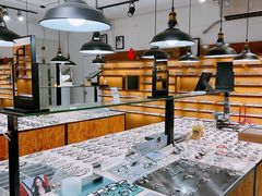 -罗伯特眼镜·蔡司官方授权(罗湖国贸店)