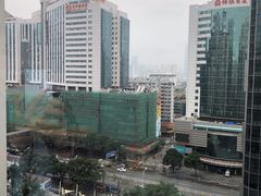 -深圳富苑皇冠假日套房酒店