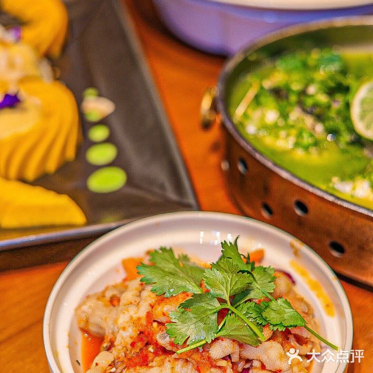 在上海能够入围2023必吃榜上榜餐厅的新时泰