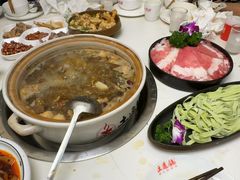 -土连锅·现熬养生汤锅(梁家巷店)
