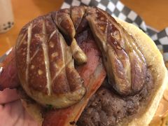 鹅肝汉堡-Holy Chuck