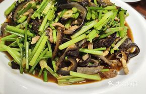 Braised Sea Cucumber with Celery
