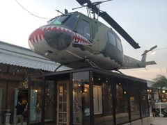 -席娜卡琳火车铁道夜市