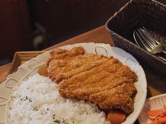 咖喱炸猪排堤坝饭-Ginko银子(青龙街店)