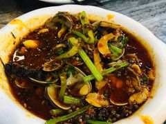 -凤凰路何眼镜香辣蟹(花果园店)