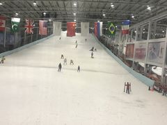 -乔波室内滑雪场