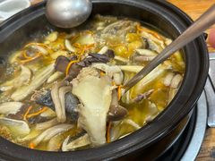 -菌之家·专业纯野生菌火锅·特色炒菌