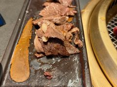 -铭牛烧肉·和牛海鲜自助(高新月牙湖店)