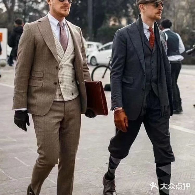 西装🕴搭配不同单品都能穿出不同味道