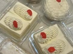 -红宝石·鲜奶小方·海派西点房(万航店)