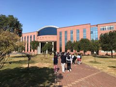 -中加枫华国际学校