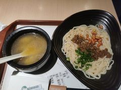 -蒙自源米线大王(东站店)