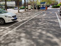 -亮马河大厦停车场