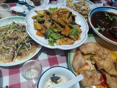 地三鲜-东北哈尔滨酱骨头馆房掌柜铁锅炖