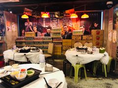 大堂-鲜入围煮花胶鸡海鲜火锅