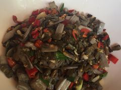 -阿瓦山寨·湘菜现炒·剁椒鱼头王(咸阳总店)