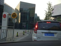 -龙湖虹桥天街-停车场