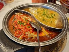 -阿瓦山寨·湘菜现炒·剁椒鱼头王(咸阳总店)