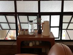 靠窗位-知亘茶食
