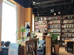-房角石咖啡与书(吉大南校店)