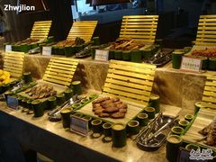 日式熟食区-小天鹅戴斯酒店鲸鲨百汇创作料理