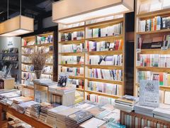 -猫的天空之城概念书店(杭州南宋御街店)