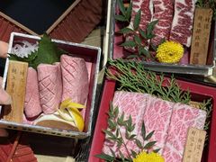 -山川小町·极番烧肉(新地假日广场店)