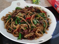 湿炒牛河-华威达牛庄(黄埔大道西店)