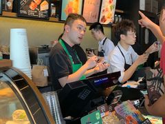 -星巴克臻选(上海长风大悦城店)