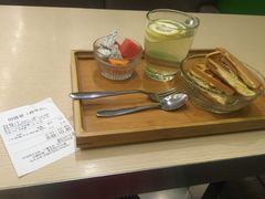 -佰搭果·广式茶餐厅(西华路店)