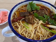 坨坨牛肉-袁崽儿盅盅面