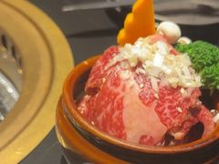 -山川小町·极番烧肉(新地假日广场店)