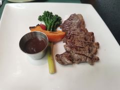 安格斯牛西冷牛排-乐意坊Alla Torre意大利手工披萨(陆家嘴旗舰店)