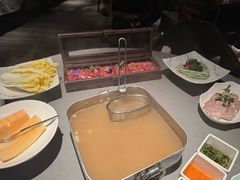 -左庭右院鲜牛肉火锅黑金店(陆家嘴中心店)