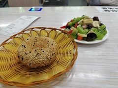 秘制牛肉丁烧饼-麻记尚品羊汤秘制烧饼(十字坡街店)