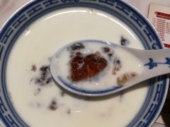 桃胶牛奶-老廣糖水铺(乐汇城店)