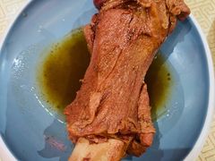 酱骨棒-东北哈尔滨酱骨头馆房掌柜铁锅炖